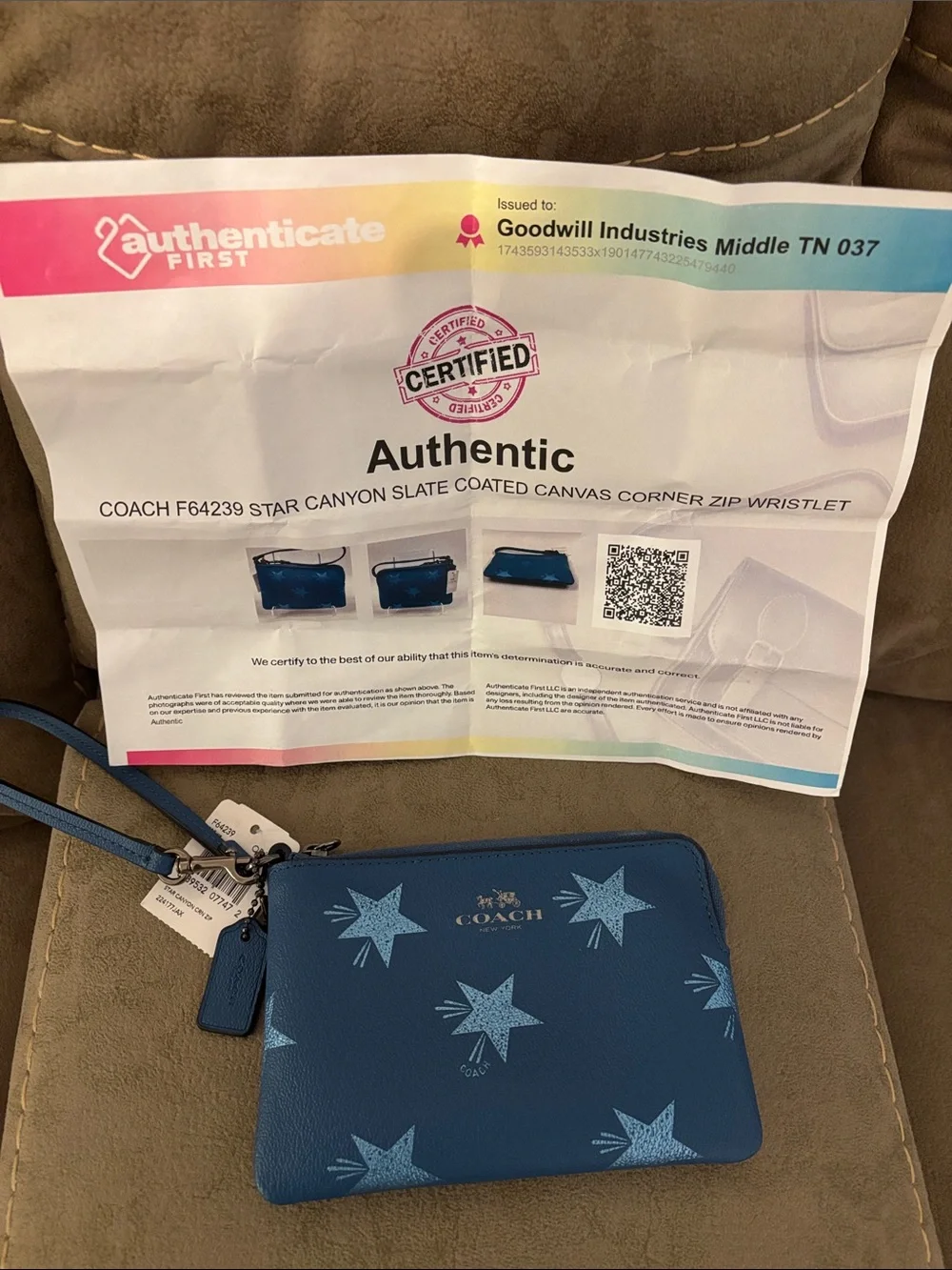 Coach Blue Star Canyon Corner Zip Wristlet Wallet. Limited Edition NWT